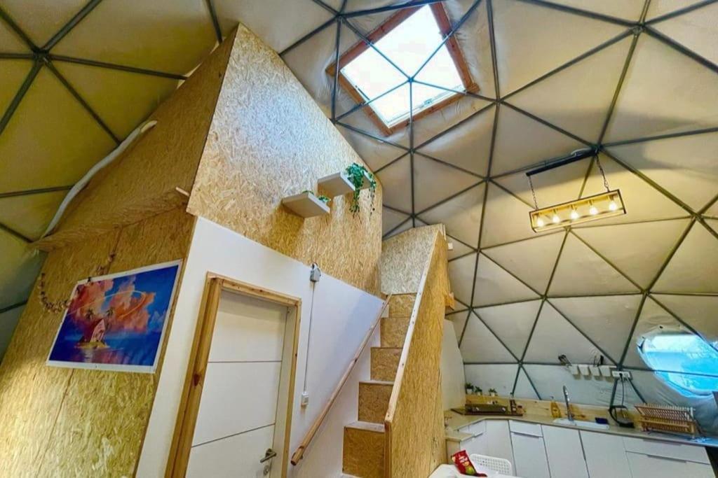 Hotel Olive Dome - כיפה גיאודזית ענקית ומודרנית בין עצי הזית Yavneʼel Exterior foto