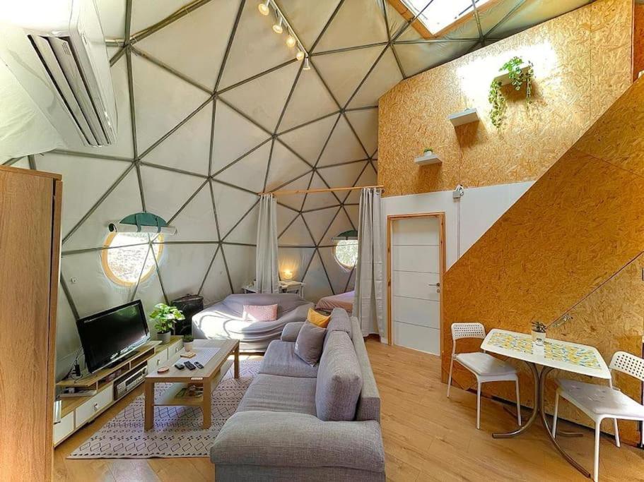 Hotel Olive Dome - כיפה גיאודזית ענקית ומודרנית בין עצי הזית Yavneʼel Exterior foto